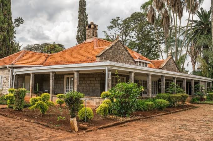 Giraffe Centre & Karen Blixen Museum Tour